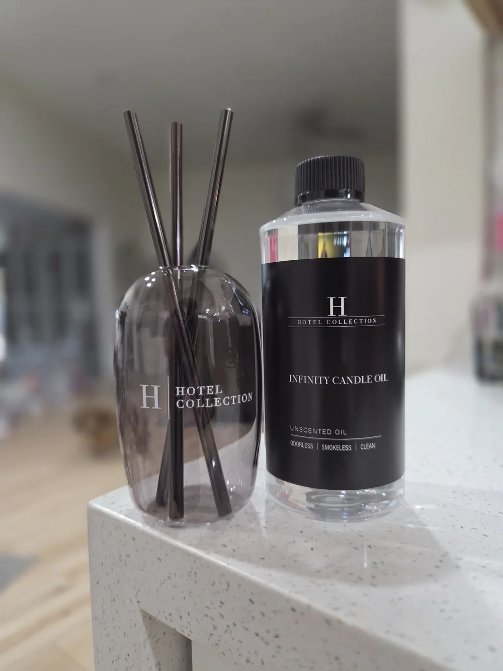 Hotel Collection Infinity Candle Oil + Reed Diffuser - Black/Smoky Gray